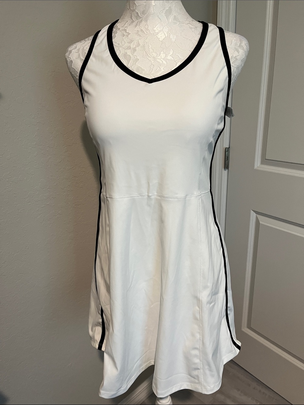Attarco White Tennis Dress with Black Trim Built in Bra NWOT SZ M